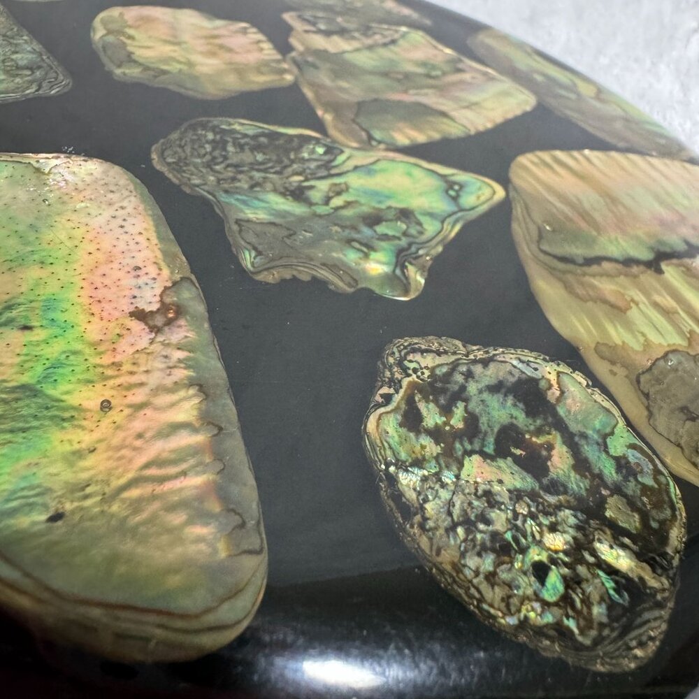 Vintage kitschy Handmade Abalone Shell Trivet Hot Plate By Betty's Shells - Picture 4 of 5